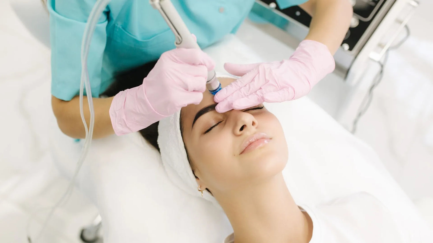 HydraFacial: Exploring its Skin Benefits and Function